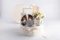 WHITE PACKAGE WITH FLOWERS - LARGE 2