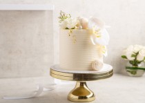 White flower cake- medium
