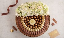 Eid gold tray with fresh flower-E1