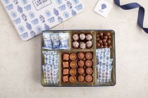 ASSORTED CHOCOLATES&BISCUIT;-BLUE & WHITE TIN-T24