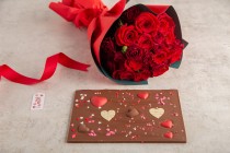 Love chocolate bar with Red flower bouquet -L8